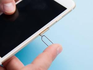 How To Insert A Sim Card Into A Mobile Phone Us Mobile How To Insert A Sim Card Into A Mobile Phone