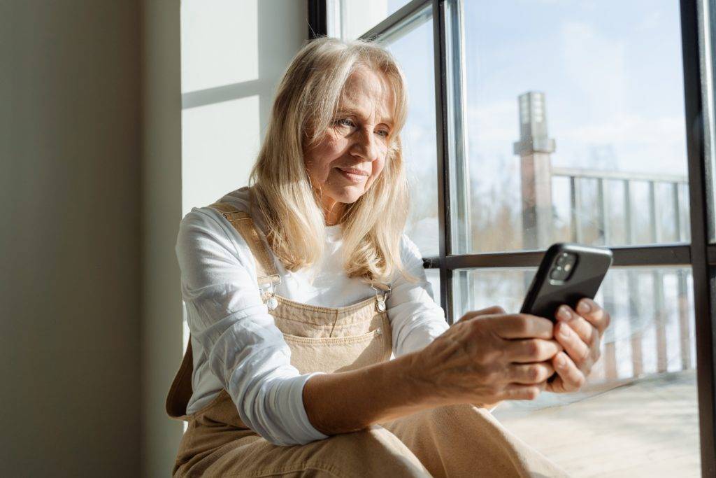 Best Minimalist Phone Plans for Seniors Best Senior Phone Plans