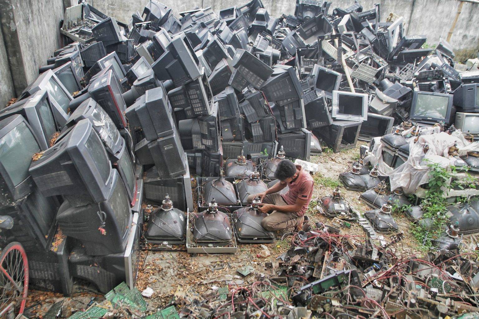What You Can Do With Your Old Cell Phones | US Mobile